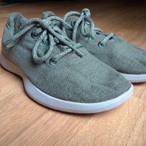 Allbirds size 8 light olive color